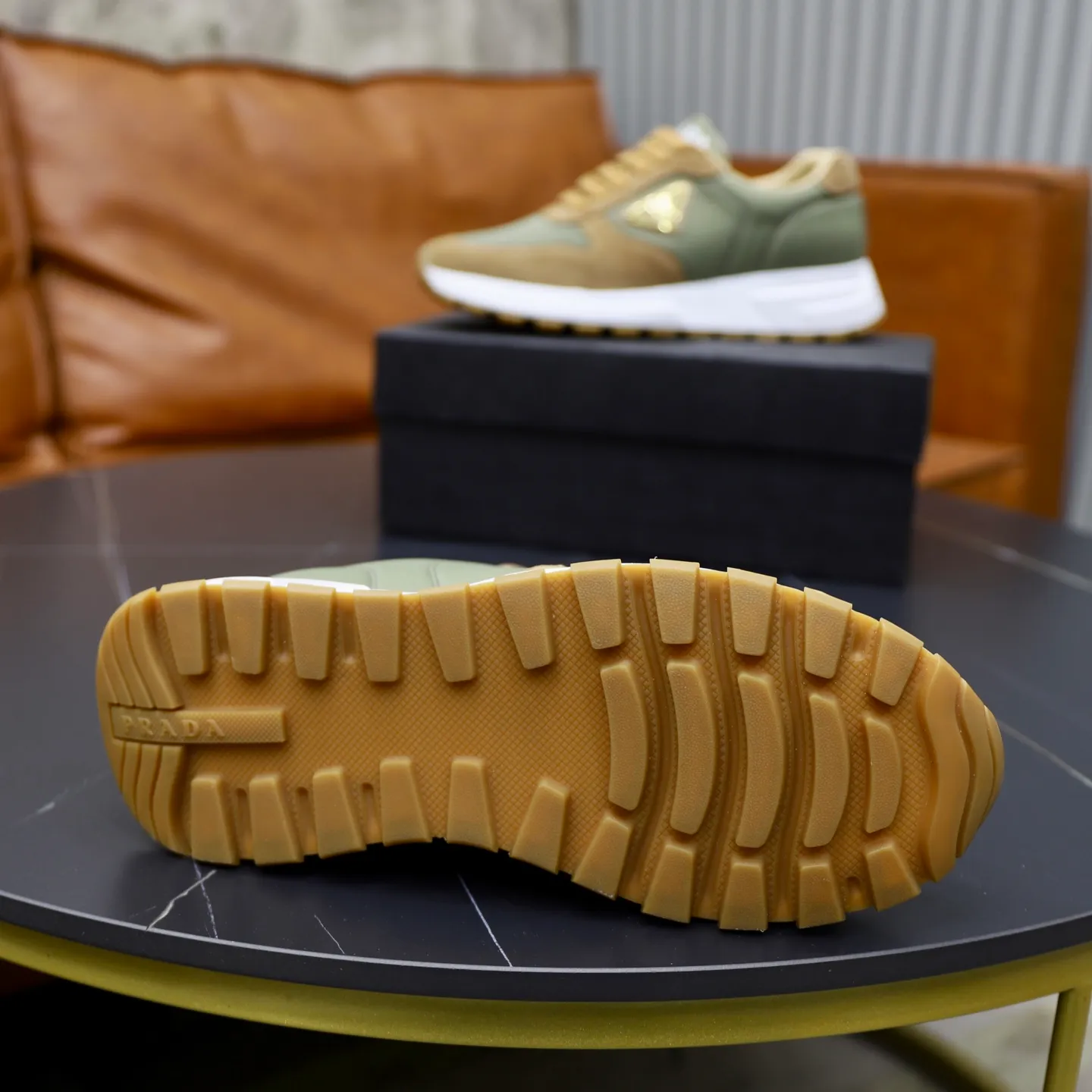 Men's shoes 💰462💰🙅‍♂️🙅‍♂️🙅‍♂️ Brand: PRADA Standard code: 38–44 (45 can be customized) Grade: Same as the official website Material: Original cowhide fabric Comfortable sheepskin lining Lightweight and wear-resistant outsole Style category: Men's fashionable casual shoes and boots Running sneakers Distinguished luxury brand elements Top luxury Color: actual picture color